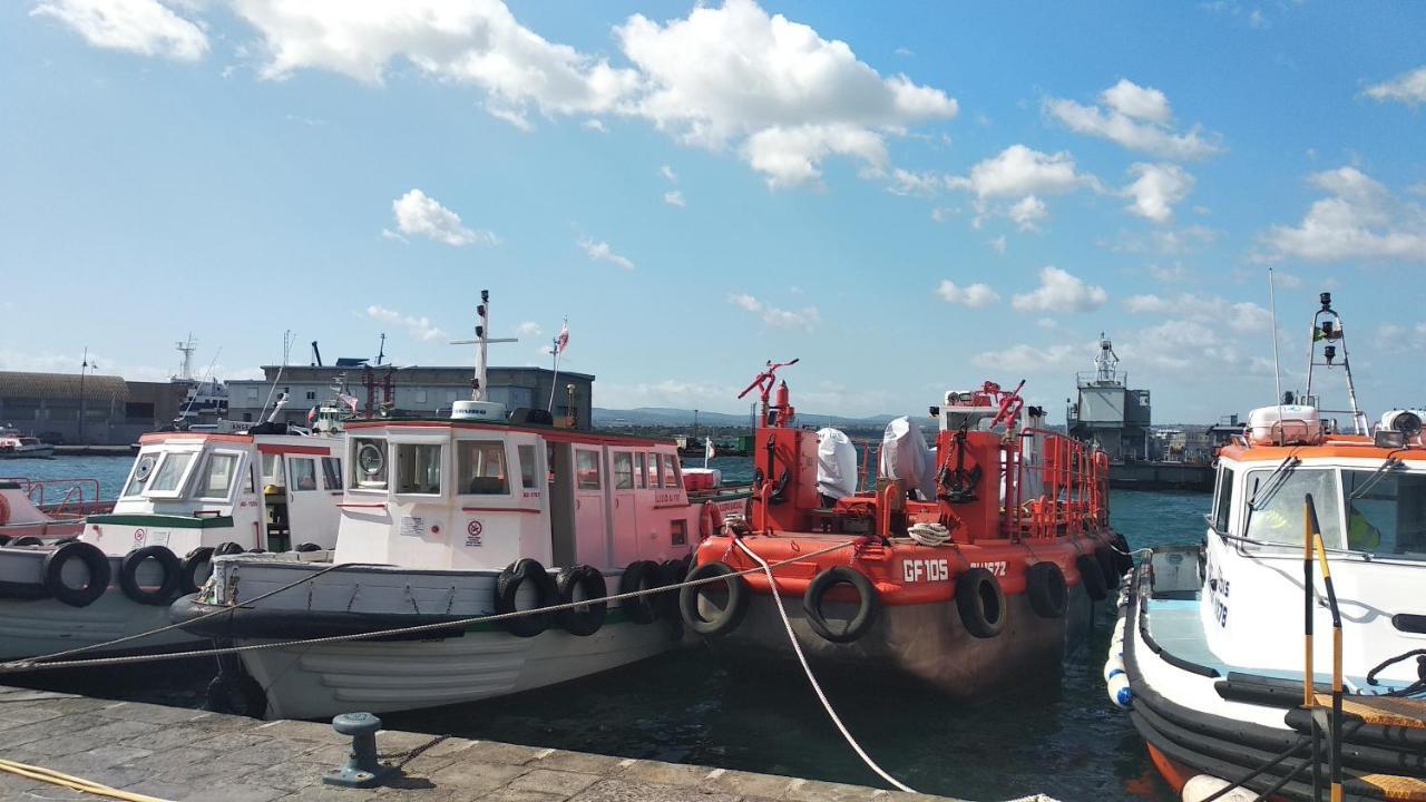 B&B Vecchia Darsena Augusta Zewnętrze zdjęcie